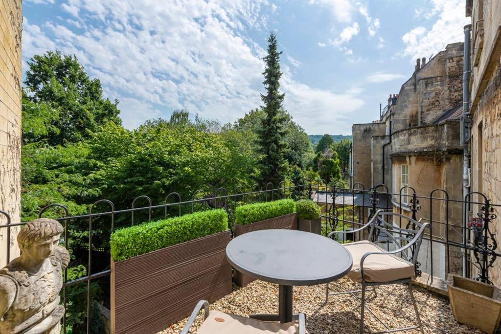 Beautiful Studio With Private Outside Terrace Apartment Бат Екстериор снимка